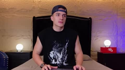 Snapshot of aslanfox_ chatting on 04-17-26, 03:42 Aslan online show from 04-17-26, 03:42