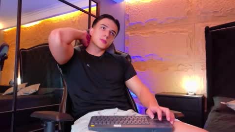 Snapshot of aslanfox_ chatting on 05-29-26, 01:03 Aslan online show from 05-29-26, 01:03