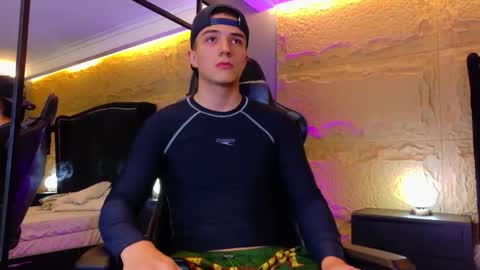Snapshot of aslanfox_ chatting on 05-30-26, 11:35 Aslan online show from 05-30-26, 11:35