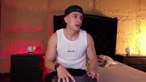 Snapshot of aslanfox_ chatting on 06-19-26, 12:59 Aslan online show from 06-19-26, 12:59