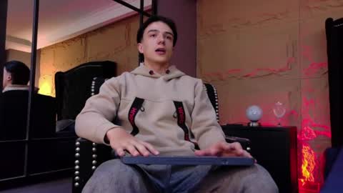 Snapshot of aslanfox_ chatting on 07-13-26, 01:41 Aslan online show from 07-13-26, 01:41