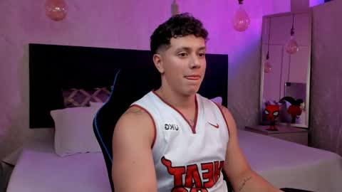 astonhills online show from 04-11-26, 03:33