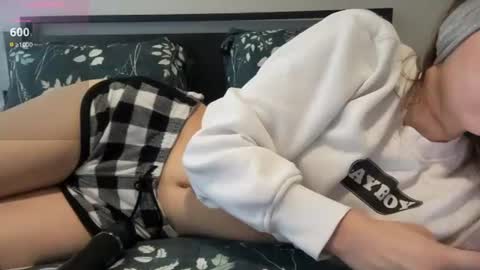 Snapshot of astrid_sky chatting on 06-19-26, 05:50 Astrid Sky online show from 06-19-26, 05:50