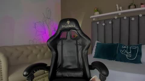 Atenea online show from 04-05-26, 12:35