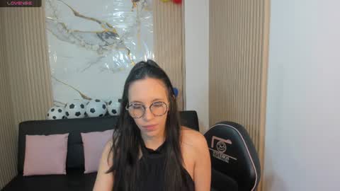 Snapshot of athenaa_tay chatting on 07-01-26, 03:19 Atenea online show from 07-01-26, 03:19