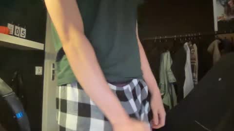 Undress a hung twink  online show from 12-05-24, 09:39