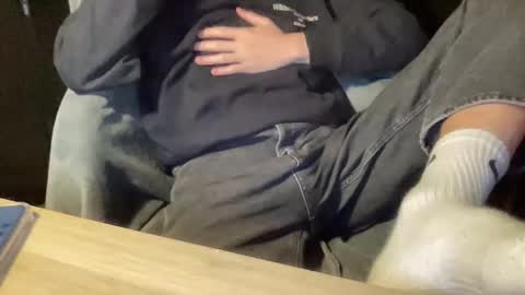 Undress a hung twink  online show from 02-12-26, 01:50