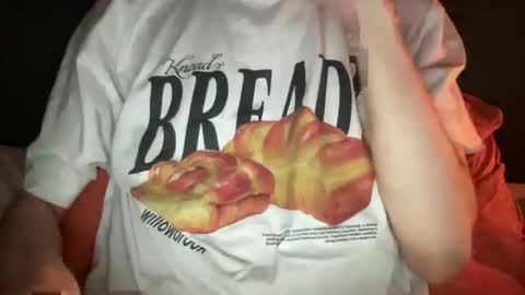 Undress a hung twink  online show from 03-08-26, 06:01