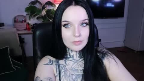 online every day between 10am-23pm online show from 06-04-26, 02:45