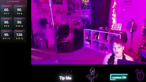 Snapshot of atomicfireball8 chatting on 11-10-25, 12:20 Atomicfireball8 online show from 11-10-25, 12:20