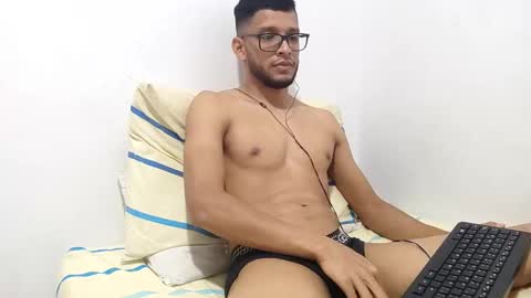 Snapshot of atorres21 chatting on 12-03-24, 05:20 Torres online show from 12-03-24, 05:20