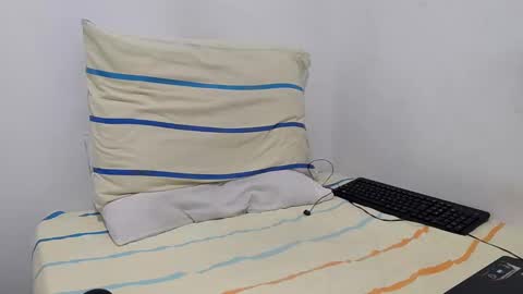 Snapshot of atorres21 chatting on 01-12-25, 07:53 Torres online show from 01-12-25, 07:53