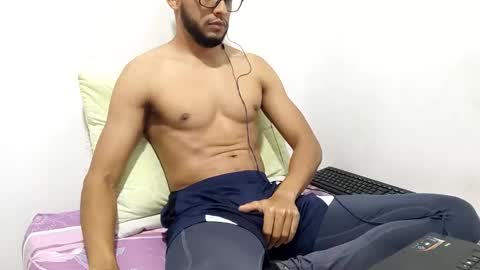 Snapshot of atorres21 chatting on 03-12-25, 01:58 Torres online show from 03-12-25, 01:58