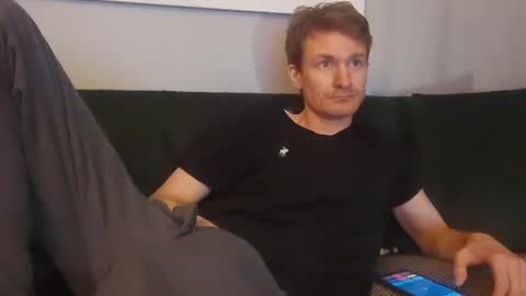 Max Powers online show from 12-25-24, 03:28