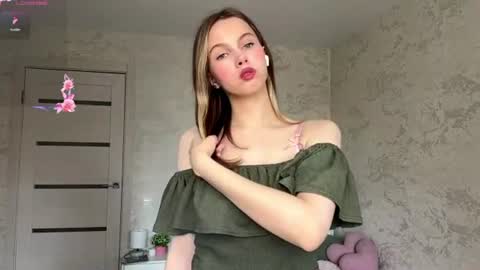 Snapshot of audiedelorbe chatting on 06-21-26, 06:05 Jolyn online show from 06-21-26, 06:05