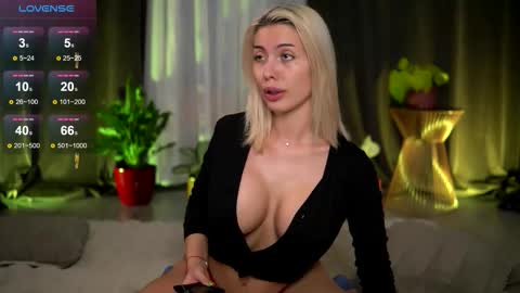 Isabella online show from 03-03-26, 10:10