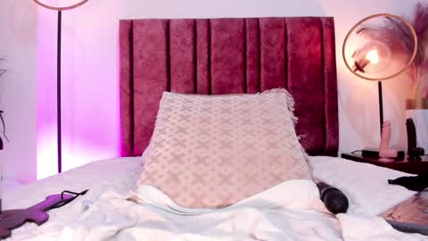 Aura Stone online show from 12-11-24, 07:46