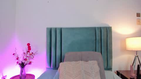 Aura Stone online show from 01-10-25, 06:17