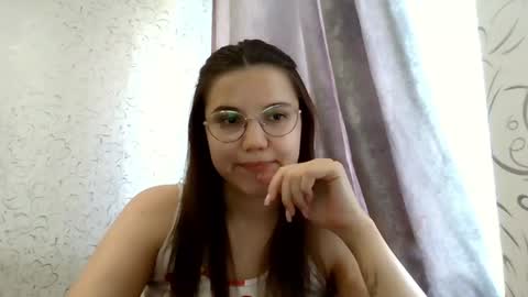 Snapshot of aurora_breeze chatting on 07-28-26, 12:34 Kiara Xanthe online show from 07-28-26, 12:34