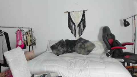 aurora_moonm online show from 05-28-26, 03:15