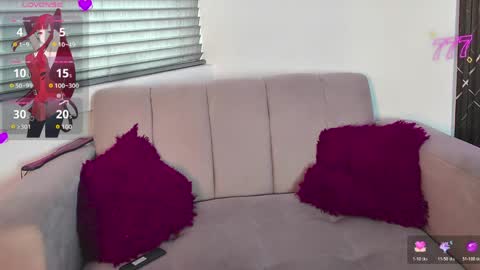 Snapshot of aurora_petitee chatting on 05-22-26, 02:01 Aurora online show from 05-22-26, 02:01