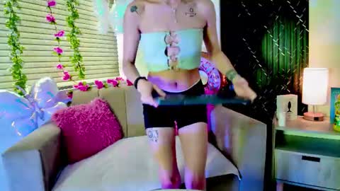 Snapshot of aurora_petitee chatting on 06-16-26, 01:36 Aurora online show from 06-16-26, 01:36