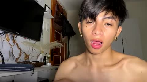 Snapshot of aus_thin02 chatting on 04-14-26, 08:15 Austin online show from 04-14-26, 08:15