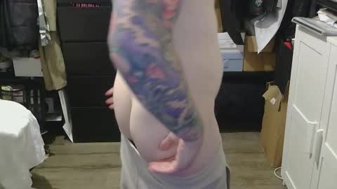 Snapshot of ausmopolitan chatting on 03-10-26, 12:04 ausmopolitan online show from 03-10-26, 12:04