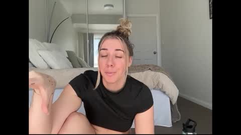 aussielulu online show from 04-06-26, 10:54