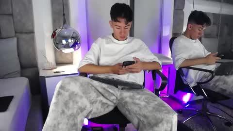austinreeds online show from 05-04-26, 01:29