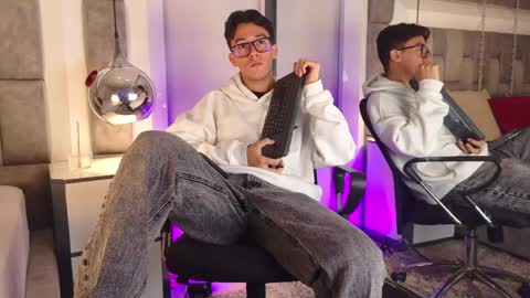 austinreeds online show from 05-19-26, 12:44