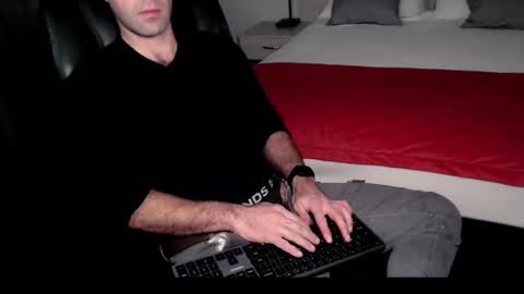 australopithas online show from 10-26-25, 12:44