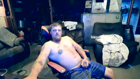 Snapshot of averag3joe chatting on 07-24-26, 10:08 averag3joe online show from 07-24-26, 10:08