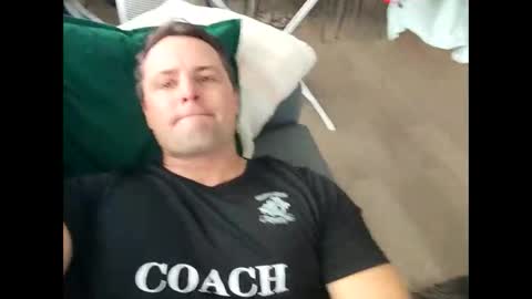 Snapshot of averagejoe2025 chatting on 03-25-26, 02:17 averagejoe2025 online show from 03-25-26, 02:17