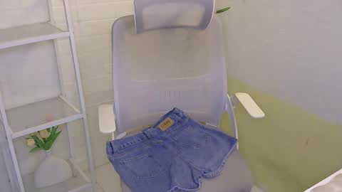 Rhian online show from 05-18-26, 03:24