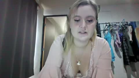 Avery Doll online show from 06-28-26, 04:35