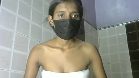 avery_lust01 online show from 05-18-26, 06:08