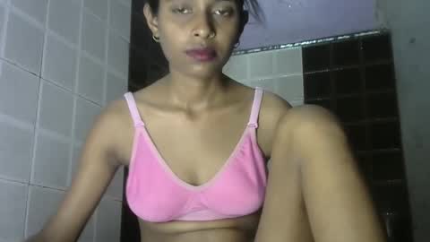 avery_lust01 online show from 05-28-26, 06:10