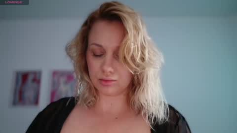 Snapshot of avery_wilson chatting on 06-29-26, 03:13 Avery online show from 06-29-26, 03:13