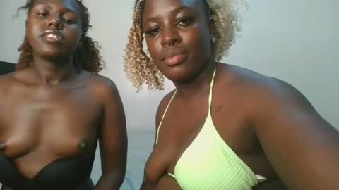 Snapshot of avian_babe1 chatting on 07-18-26, 03:16 avian_babe1 online show from 07-18-26, 03:16