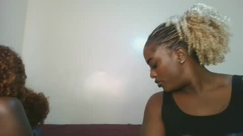 Snapshot of avian_babe1 chatting on 07-23-26, 02:04 avian_babe1 online show from 07-23-26, 02:04