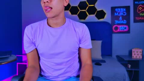 Snapshot of axe_lblaze_ chatting on 02-16-26, 06:26 Axel online show from 02-16-26, 06:26