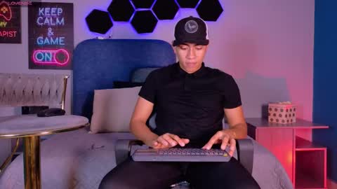 Snapshot of axe_lblaze_ chatting on 02-25-26, 07:12 Axel online show from 02-25-26, 07:12