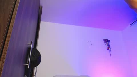 Snapshot of axel_7070 chatting on 01-08-26, 12:51 Independiente Model online show from 01-08-26, 12:51