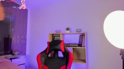 axel_grey_ online show from 07-14-26, 12:44