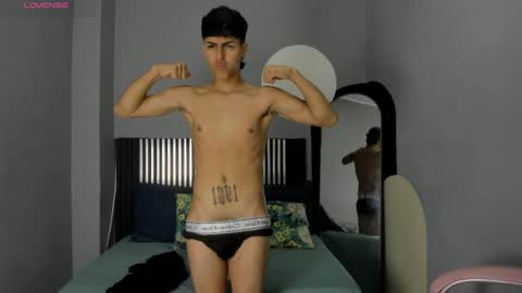 Snapshot of axel_mendoza_ chatting on 06-04-26, 09:21 A X E L online show from 06-04-26, 09:21