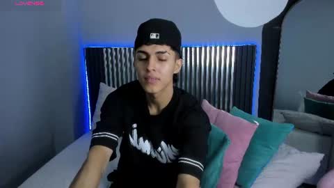Snapshot of axel_mendoza_ chatting on 07-02-26, 08:15 A X E L online show from 07-02-26, 08:15