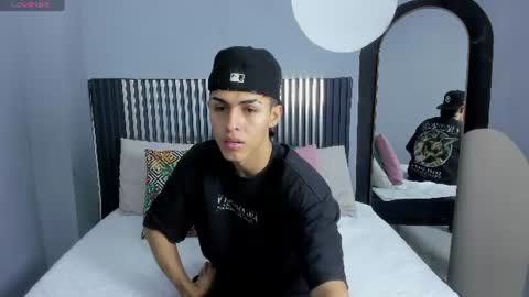 Snapshot of axel_mendoza_ chatting on 07-04-26, 07:53 A X E L online show from 07-04-26, 07:53