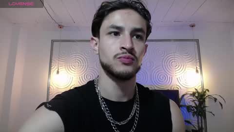 Axel  online show from 05-02-26, 03:39