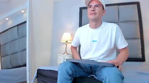 Snapshot of axel_wolfe chatting on 07-20-26, 08:33 axel_wolfe online show from 07-20-26, 08:33